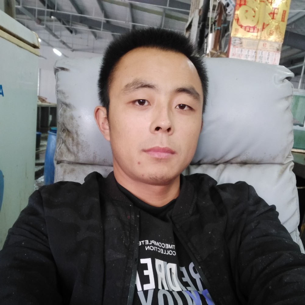 青衣相许威武的照片