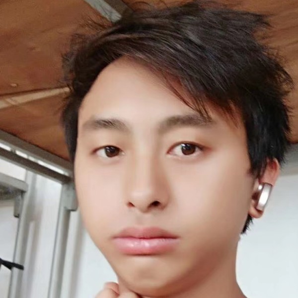 在茫茫人海中遇见的照片