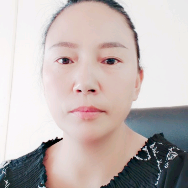 草莓漫步心灵美的照片