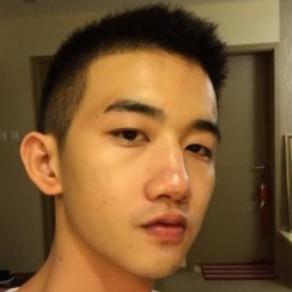 无垠就断夏的照片