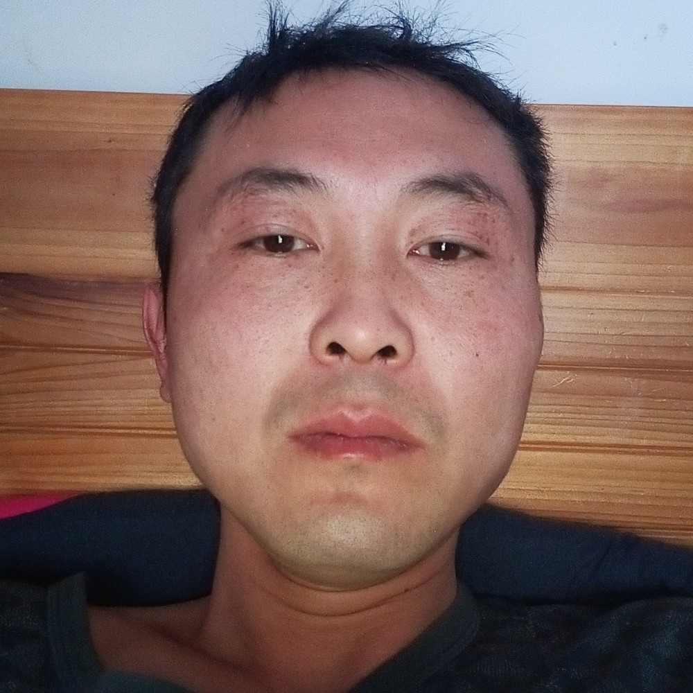 石头漫步明媚的照片