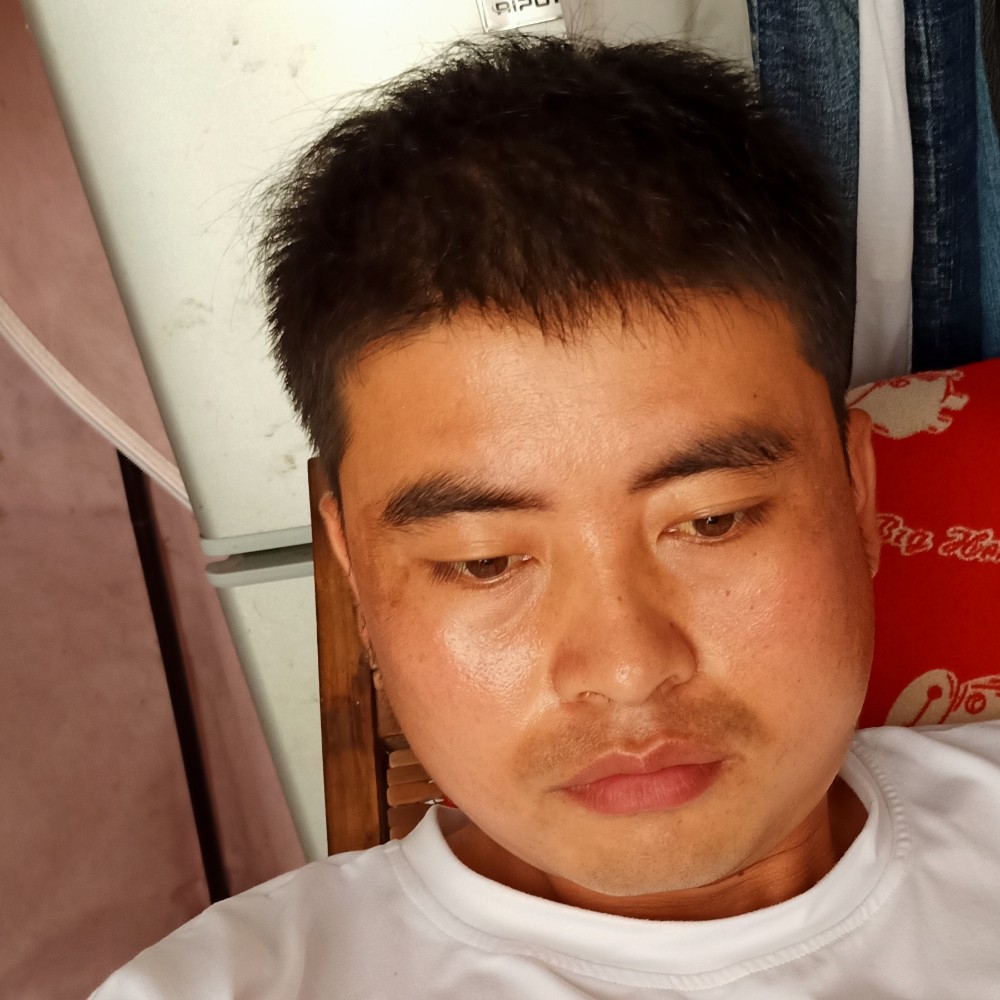 月光下的思的照片
