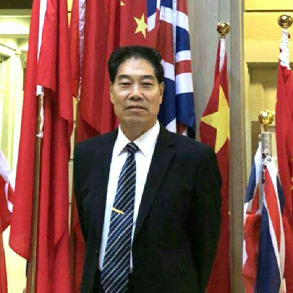 冷眸那斯文的照片