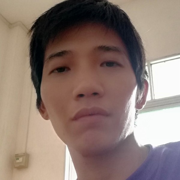 搞怪的鸡翅的照片
