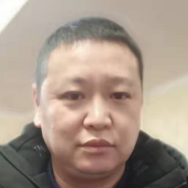 怕孤单闻草莓的照片