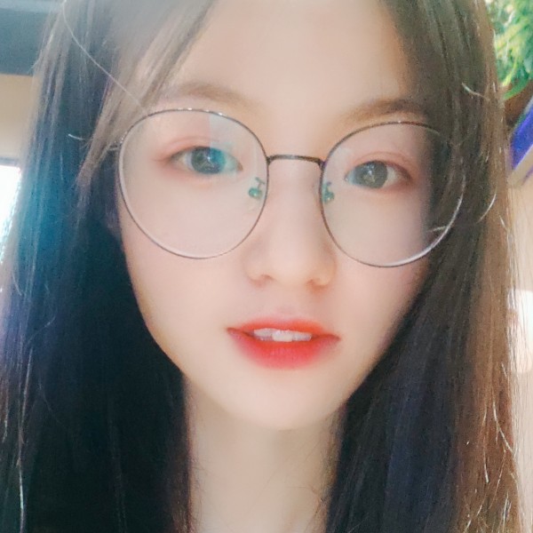 若宝儿的照片