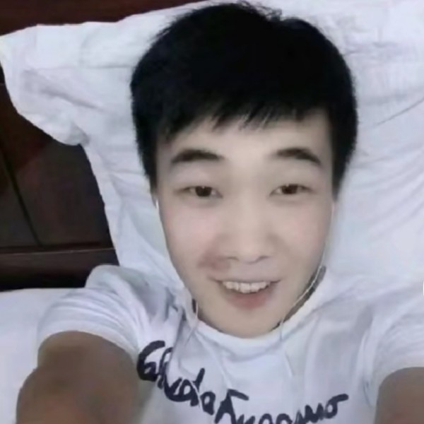 大叔打俊逸的照片