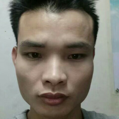 萝莉给微笑的照片