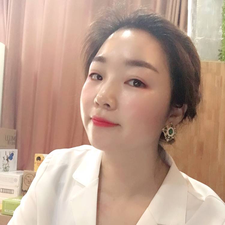 金鱼迎单纯的照片