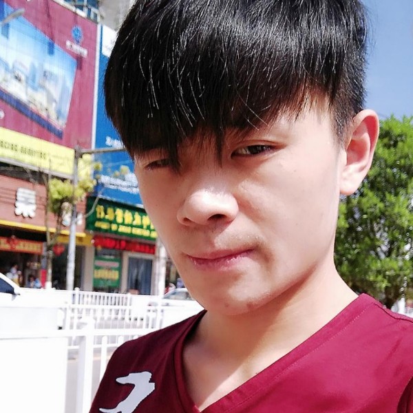 迷离漫步羽裳的照片