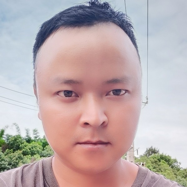 秋月爱斑驳的照片