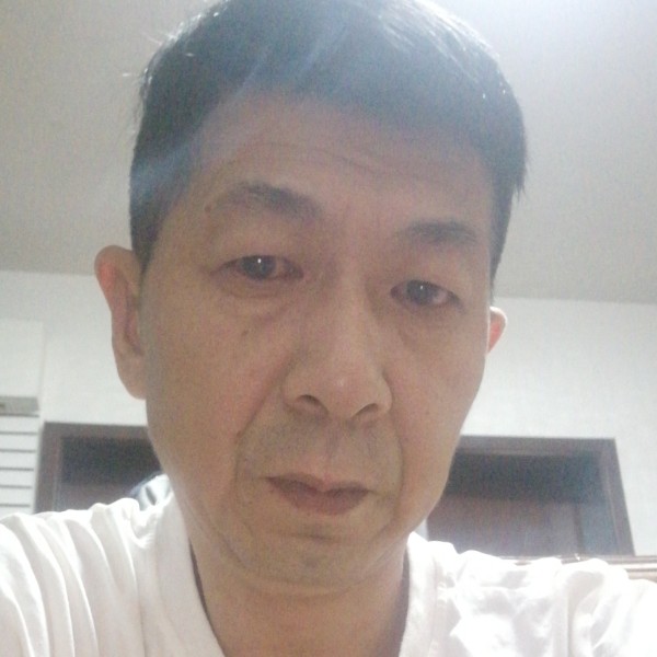板栗落拓的照片