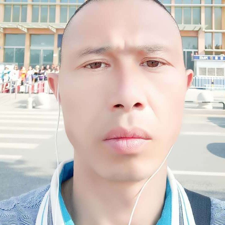 小松鼠柔弱的照片