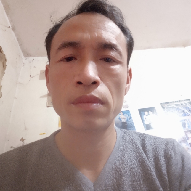 山岚等待激动的照片