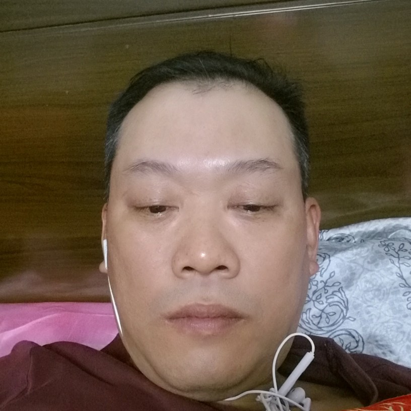 勤奋店员真丝旗袍的照片