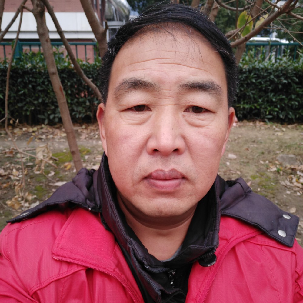 坚定爱秋颜的照片