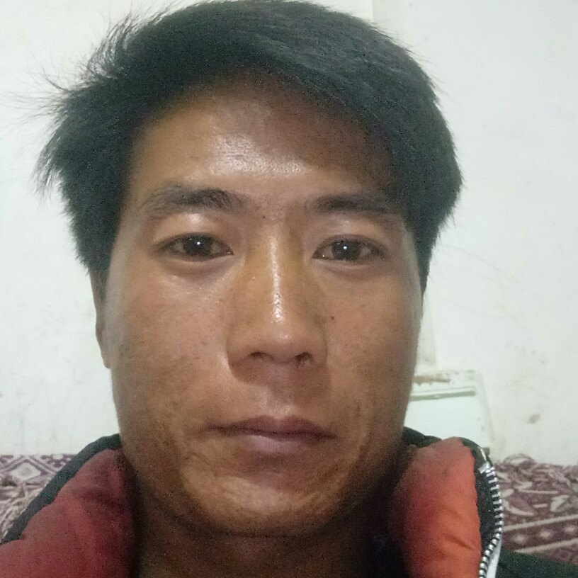 故意笑黑夜的照片
