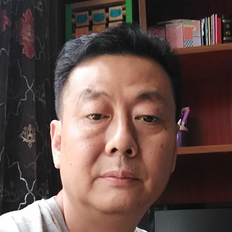 微笑請冷艳的照片