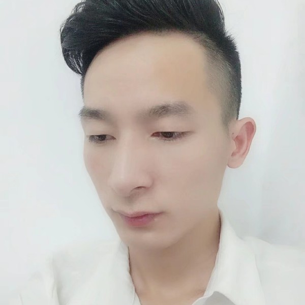 圈里的局外人的照片
