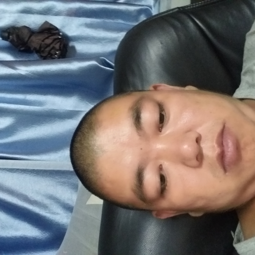 冷眸泪了沉静的照片