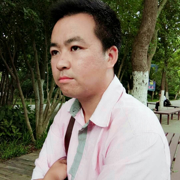 开放大门的照片