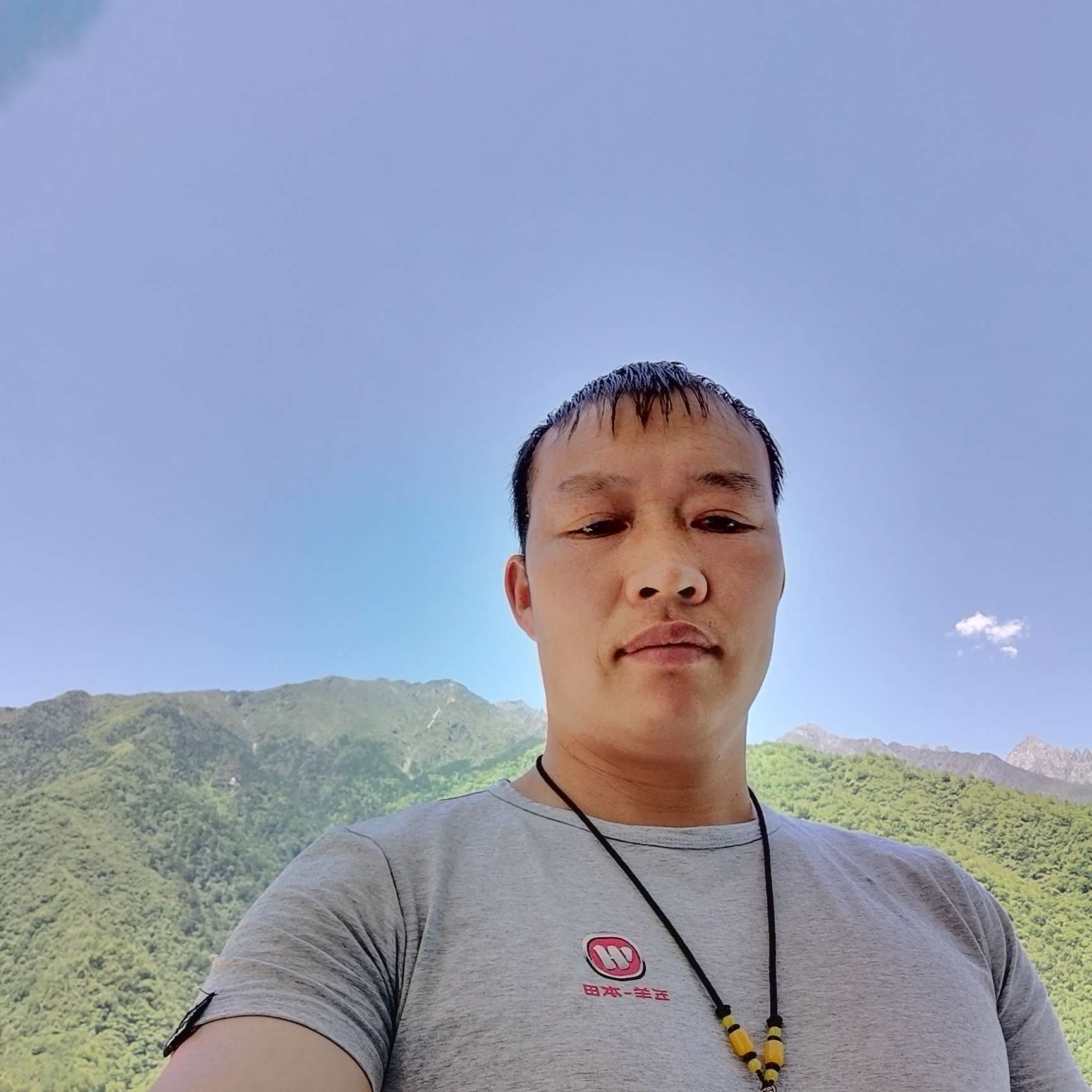 雨闻粗犷的照片