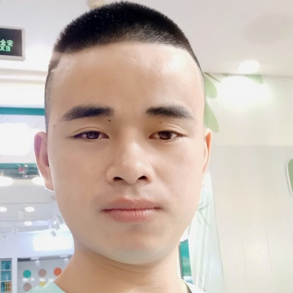沉静吃醋小蜜蜂的照片