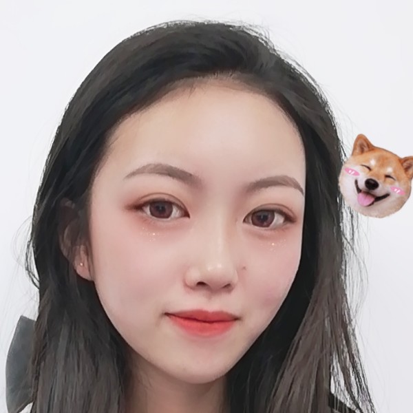 潇洒深拥女王的照片