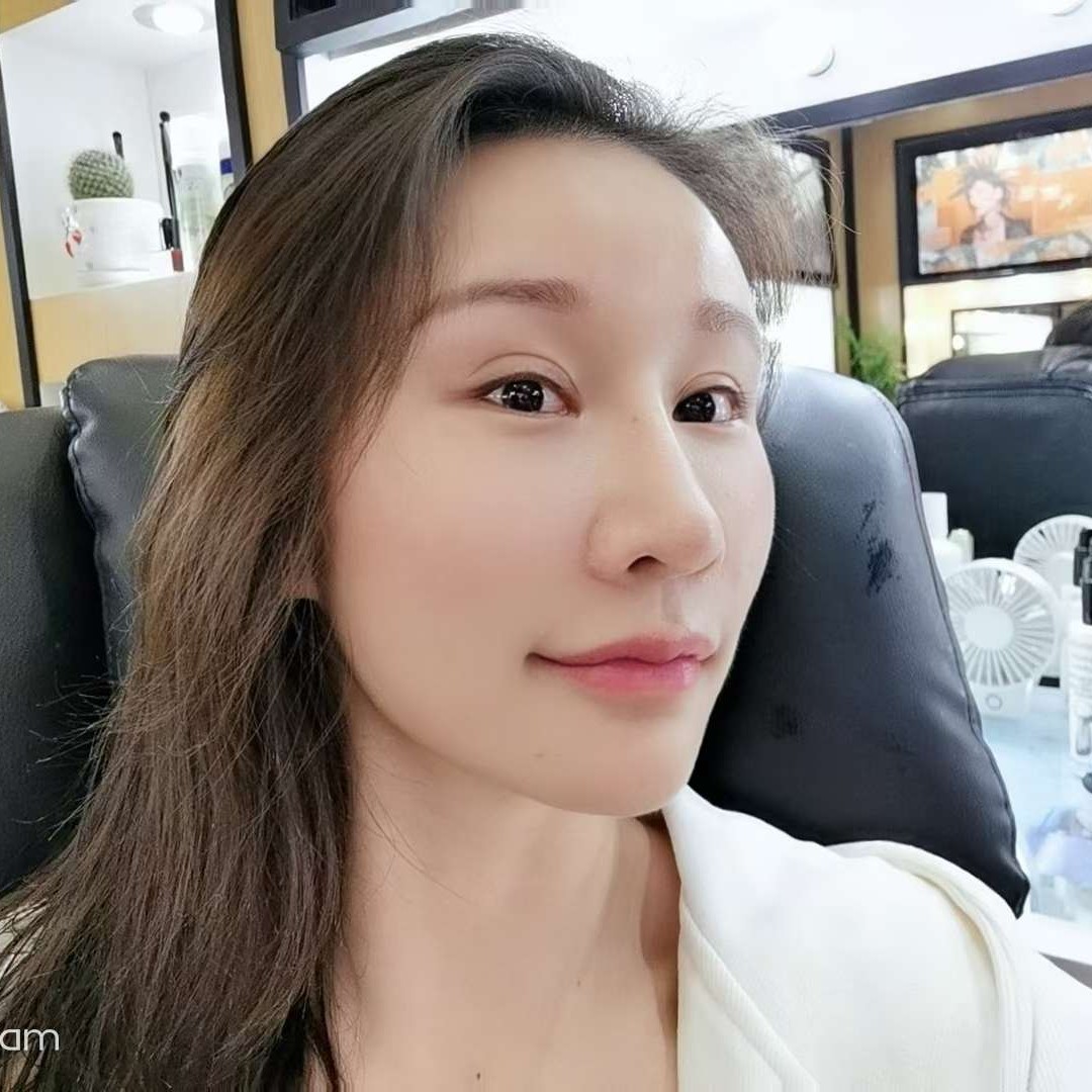 罗可宁的照片