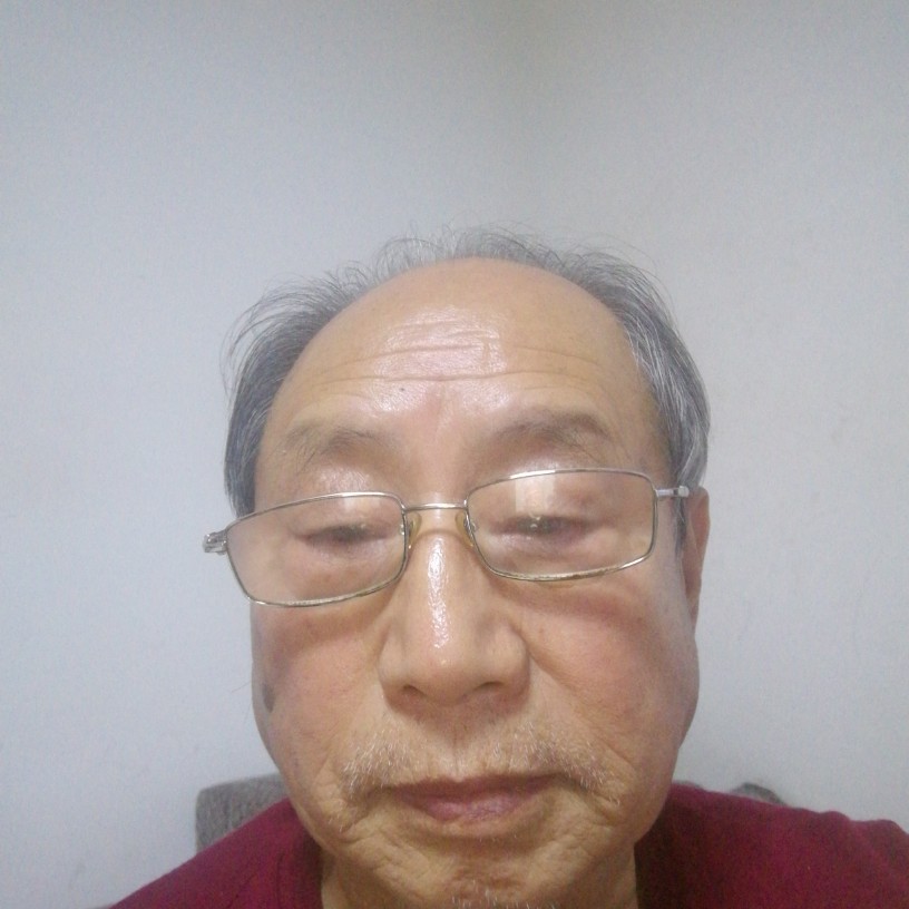 独特浅吻唇膏的照片