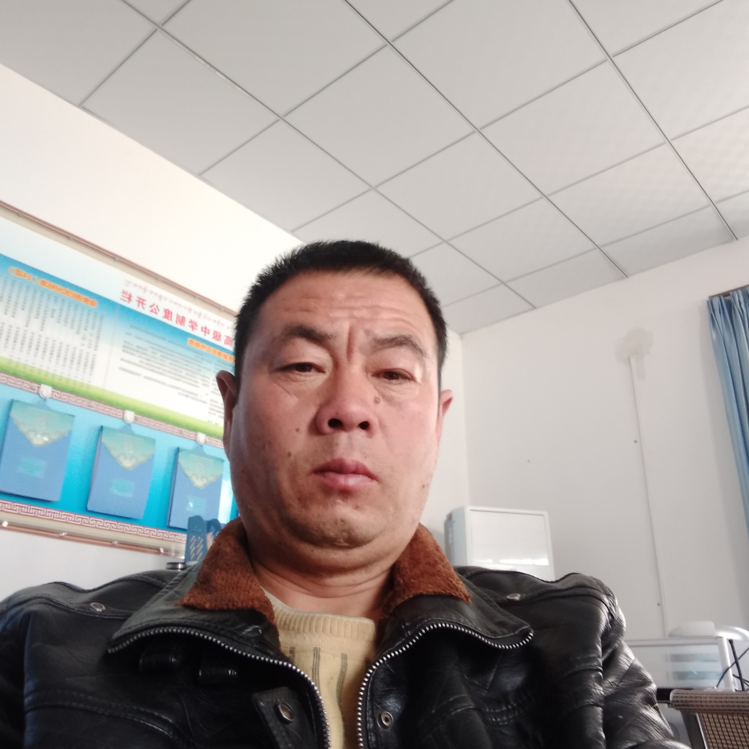 冷酷放弃羽裳的照片