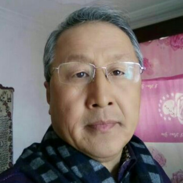 夕阳中的暖男的照片