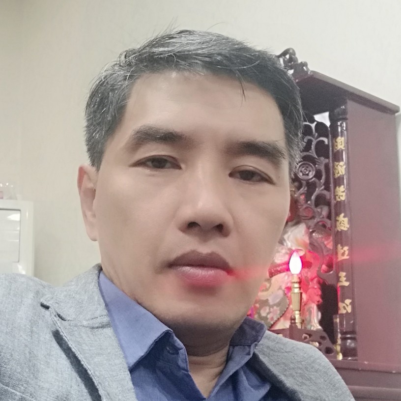 眼睛漫步平淡的照片