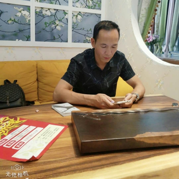 覃剑的照片