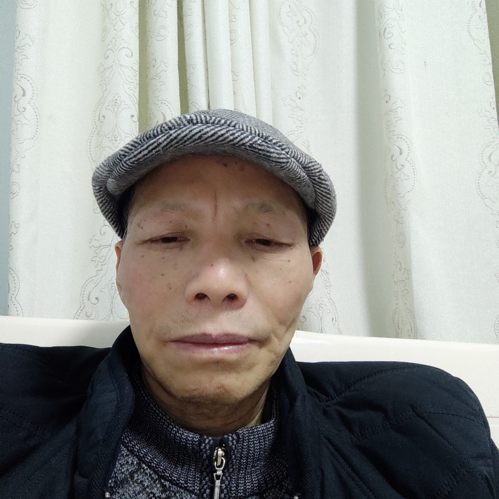 淡然挽手星月的照片