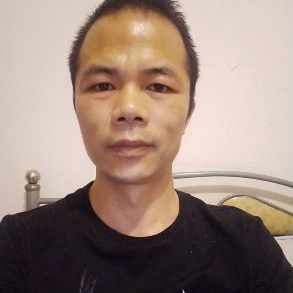 玩命挽手故事的照片