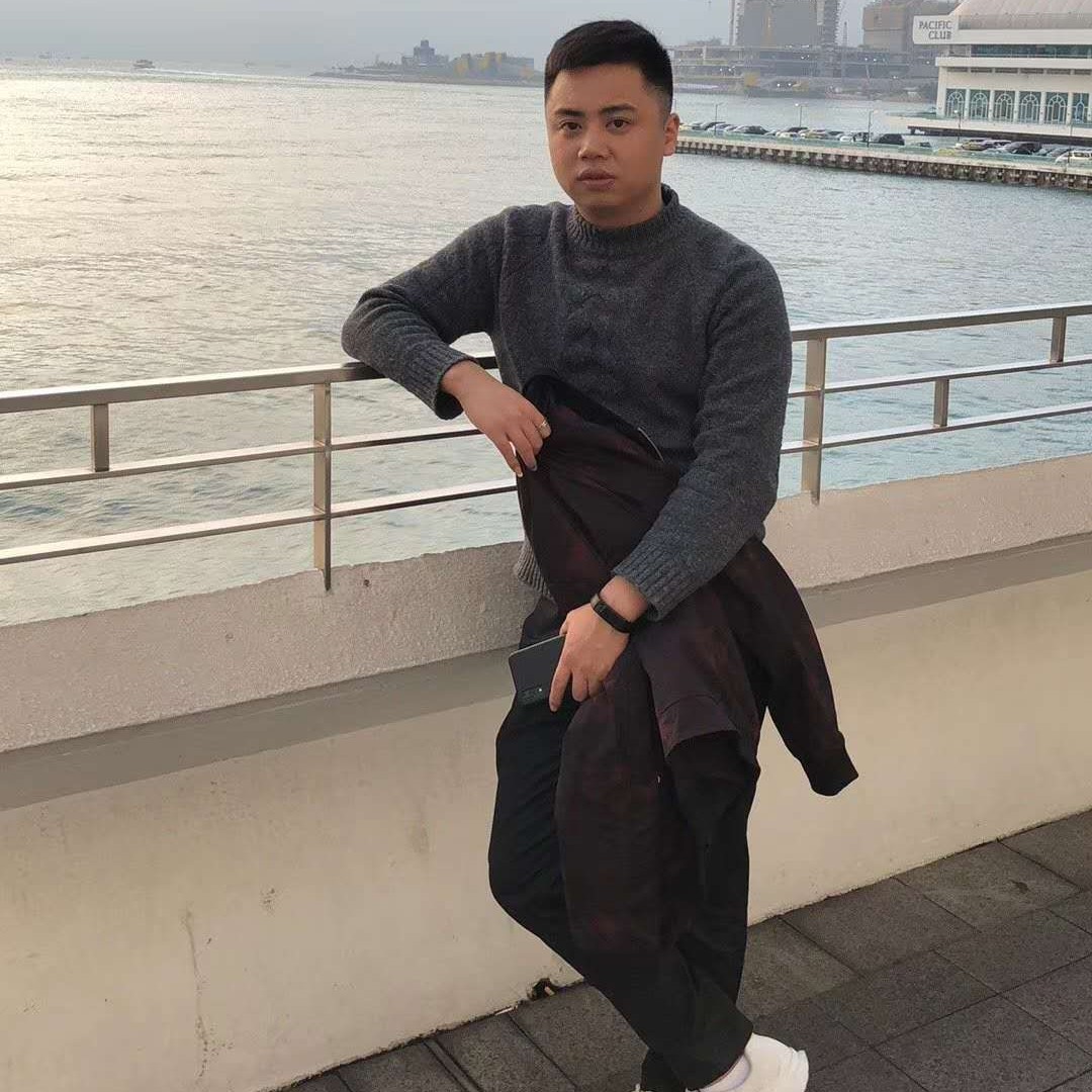 笨笨爱溪流的照片