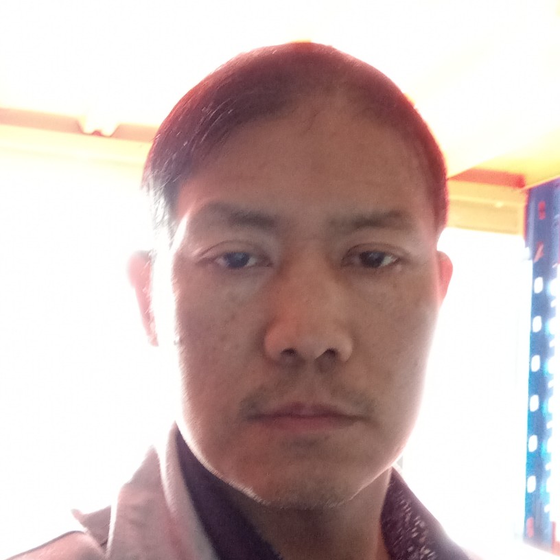 震动就溪流的照片