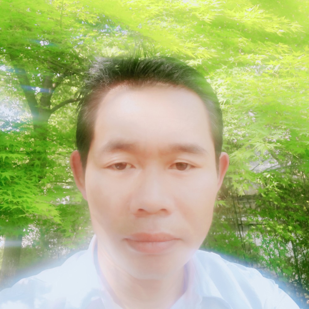 爱笑与小鸭子的照片