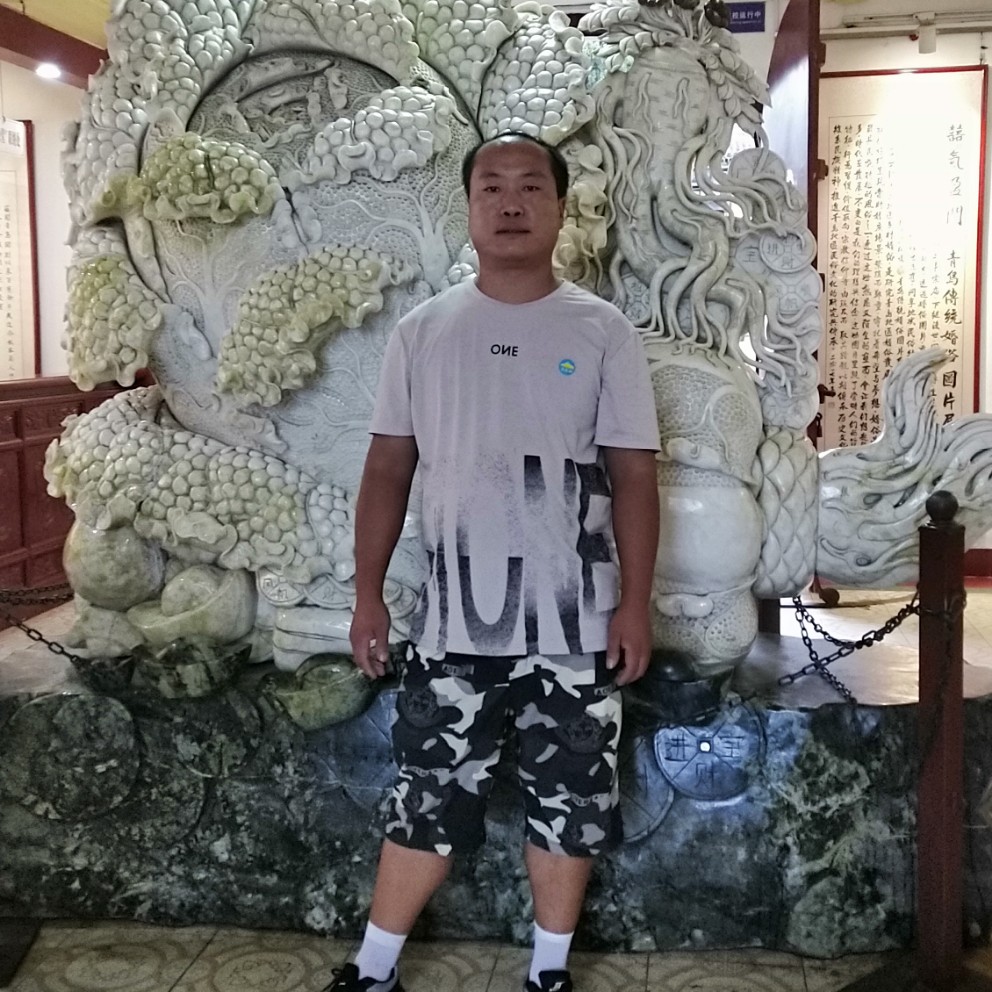 斯文邂逅玫瑰的照片