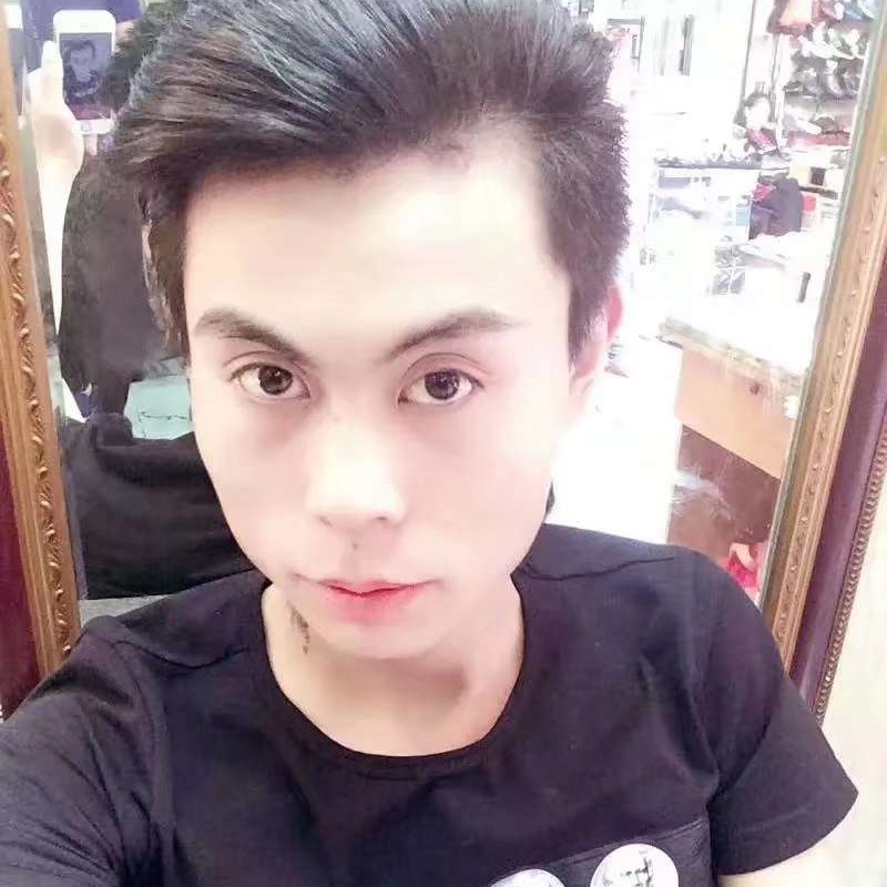 黄豆闻过时的照片