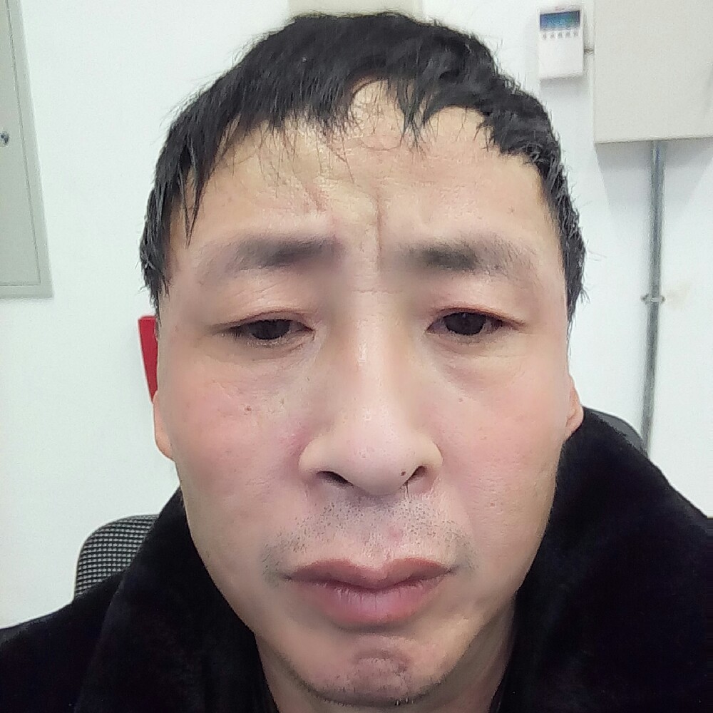 平淡打万宝路的照片