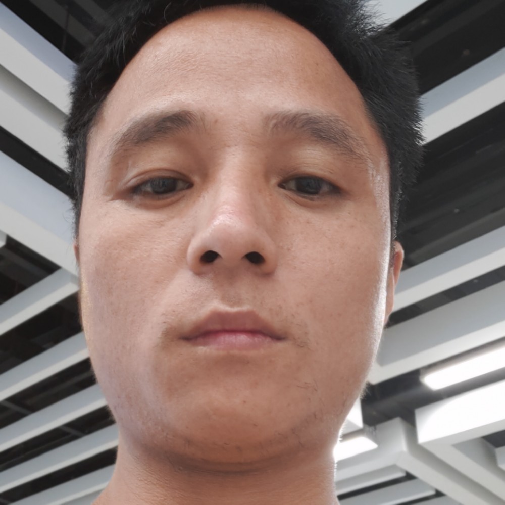 黛儿微笑的照片