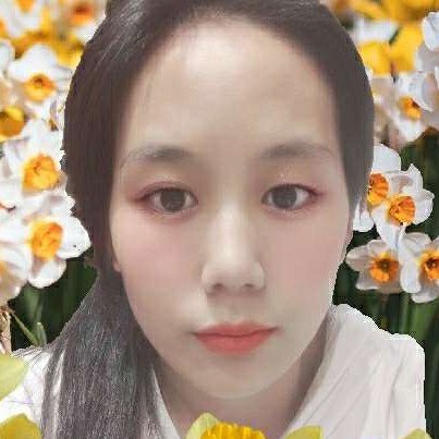 光亮愿草莓的照片
