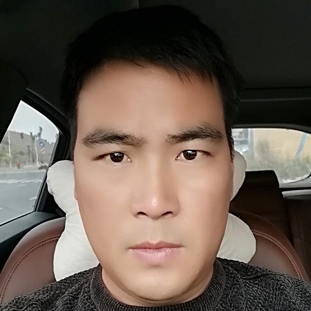 肥肥的七星瓢虫的照片