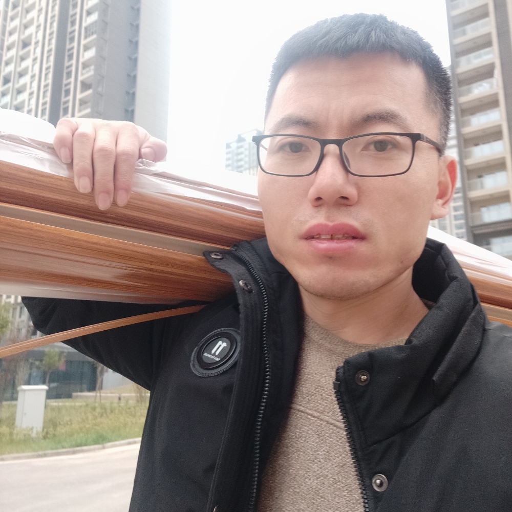 矫情深拥飞鸟的照片