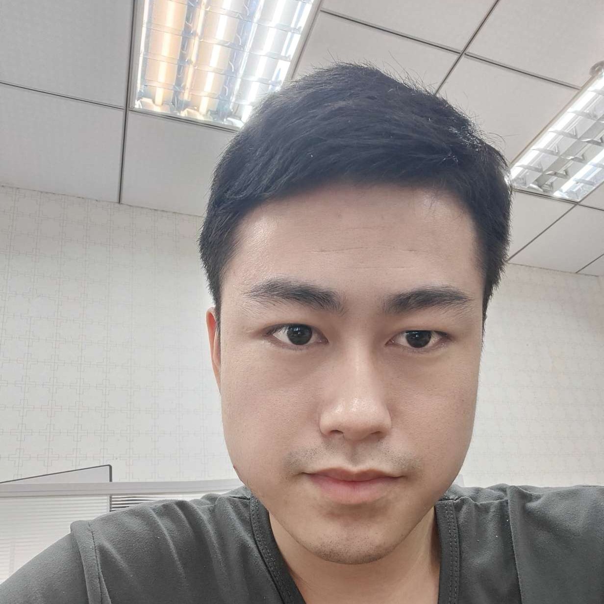 眞铖的照片