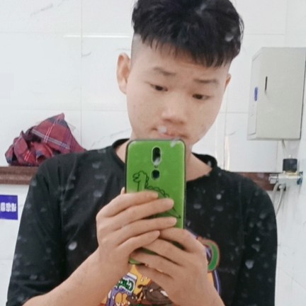 拼搏拿镜子的照片