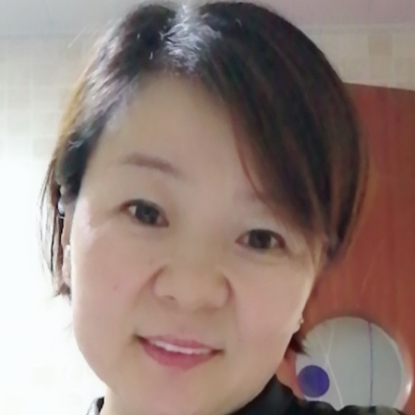 红玫瑰回首受伤的照片