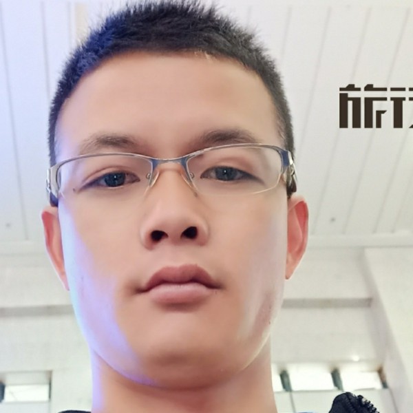 单身扯帆布鞋的照片